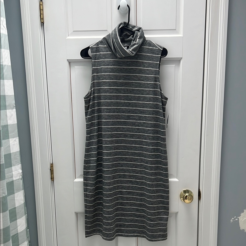 Old Navy Women’s Striped Sleeveless Turtleneck Dress Size L - NWT